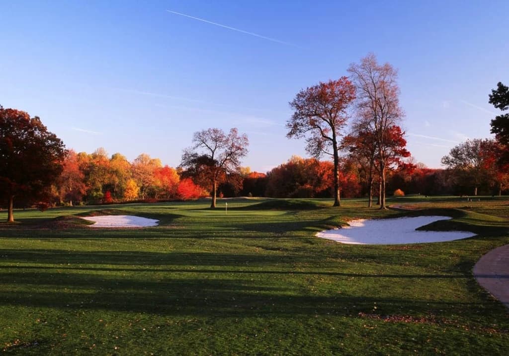 Indoor Golf Simulator Experiences - Client networking, executive entertainment, winter/weather alternatives