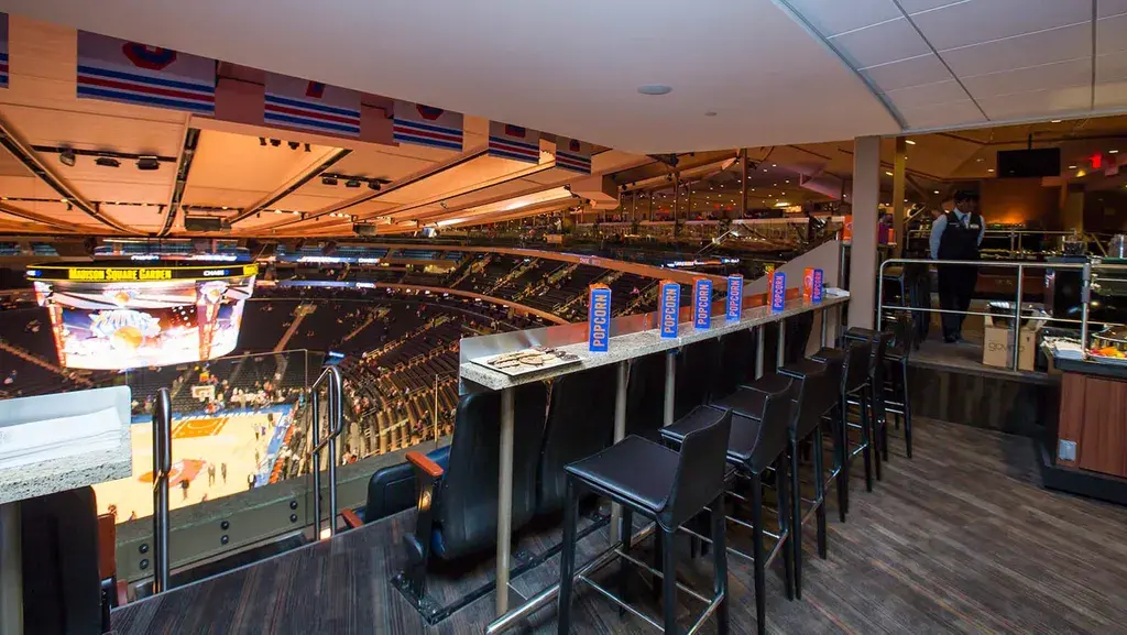 NFL/MLB/NHL/NBA Tickets & Luxury Suites - Top-tier client entertainment, executive prospect cultivation, major deal celebrations